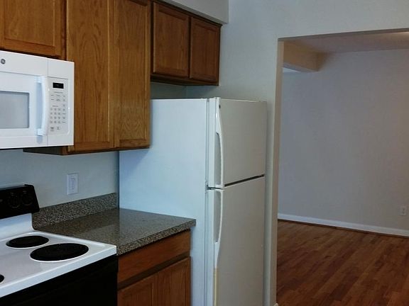 4th image of 437 N Eton St APT 401