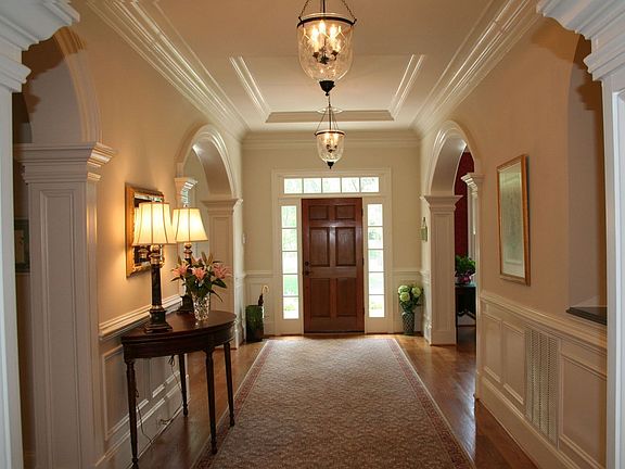 Foyer to Front Door