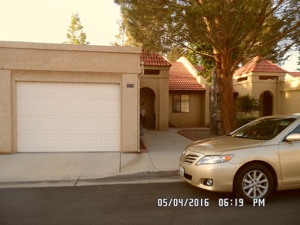 1st image of 19056 Elm Dr