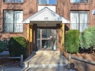 139 King St APT 205B, Franklin, MA 02038