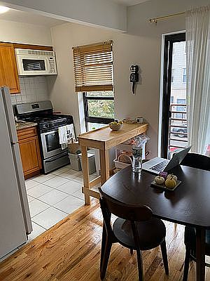 1st image of 118 Leonard St APT 2