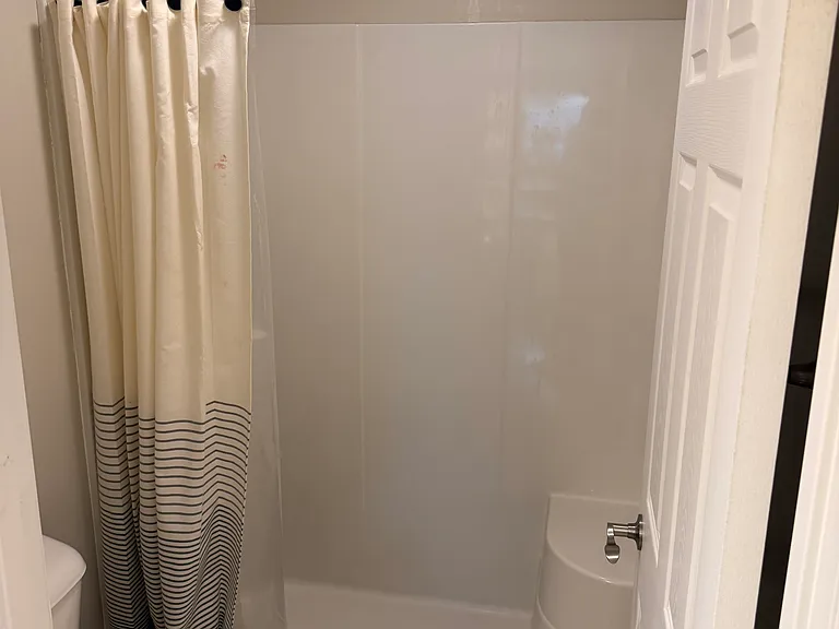 1431 Winsor Dr — Photo 11