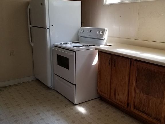 4th image of 377 Gilmore St #B