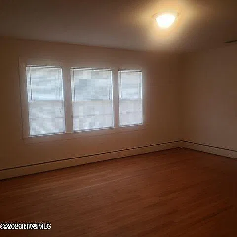 5 bed, 2.0 bath, $4,000 — Photo 2