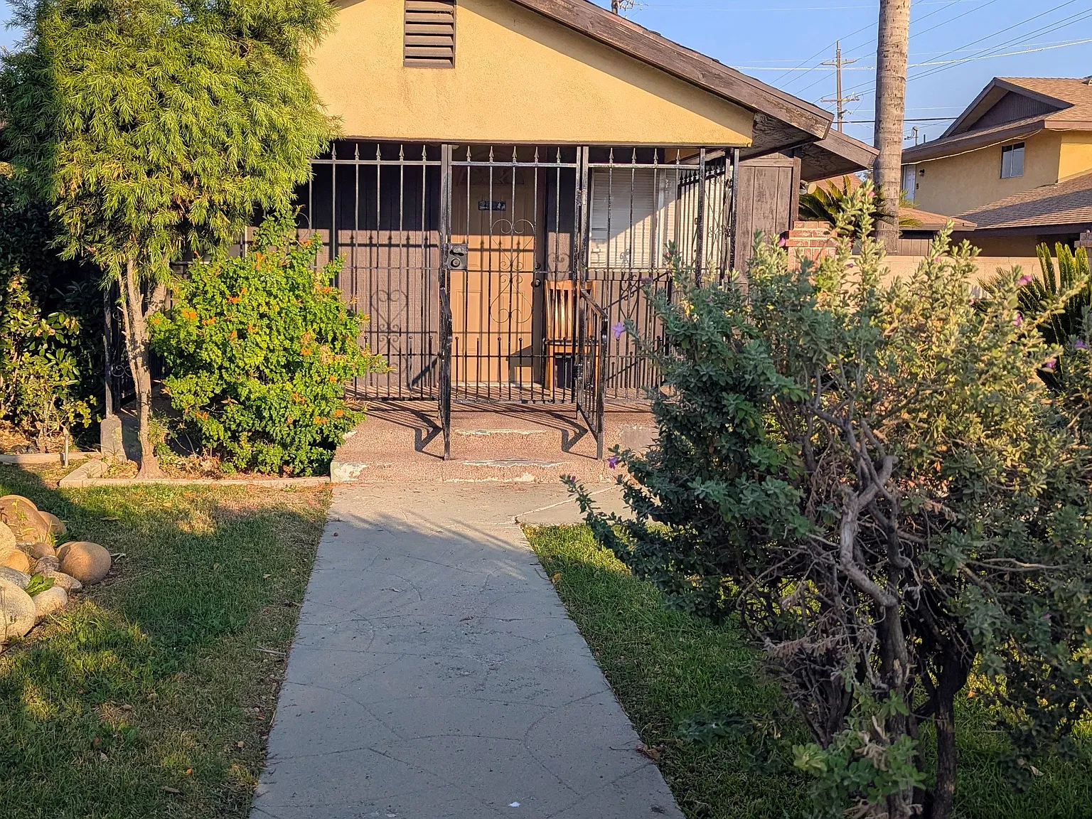 10 bed, 5400 sqft, $7,000 — Photo 2