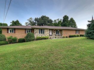1607 Willowbrook Dr, Johnson City, TN 37601