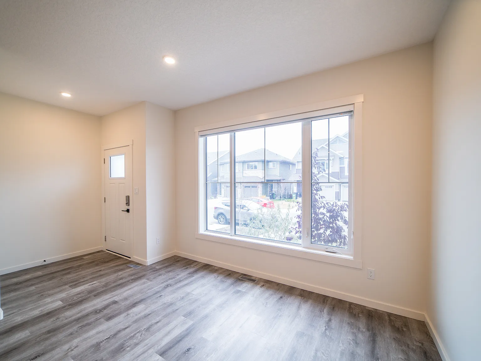 Orchards at Ellerslie Duplexes with Garage — Photo 3