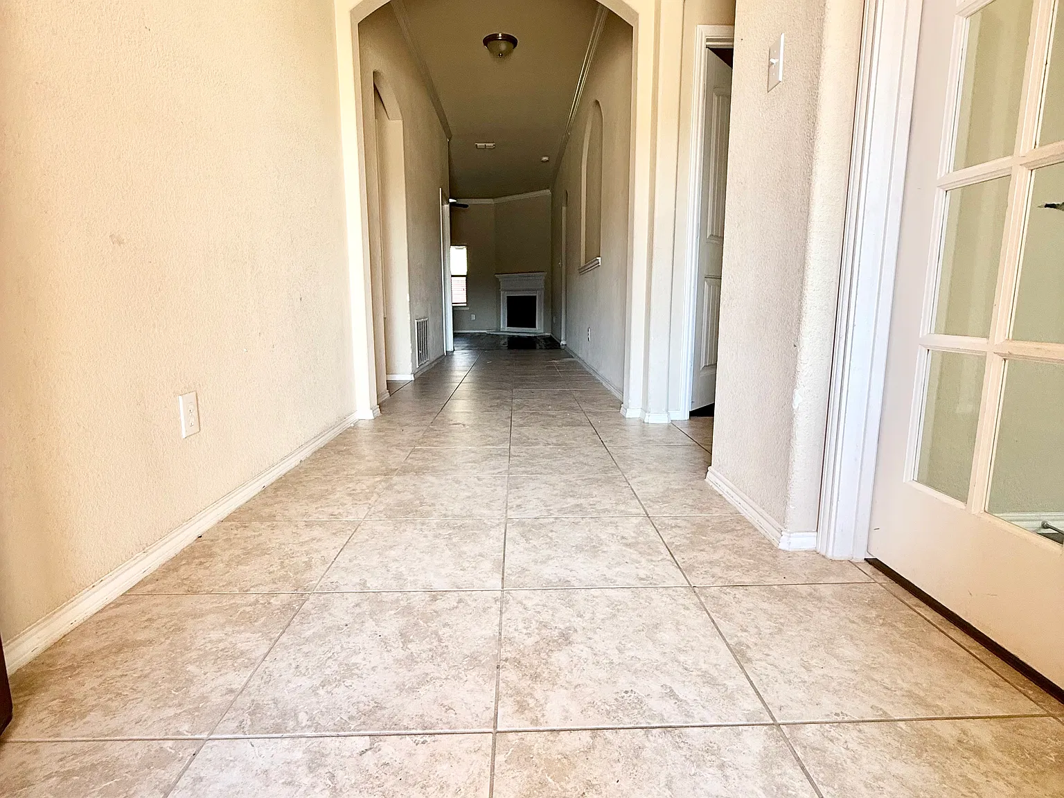4 bed, 1852 sqft, $2,500 — Photo 3