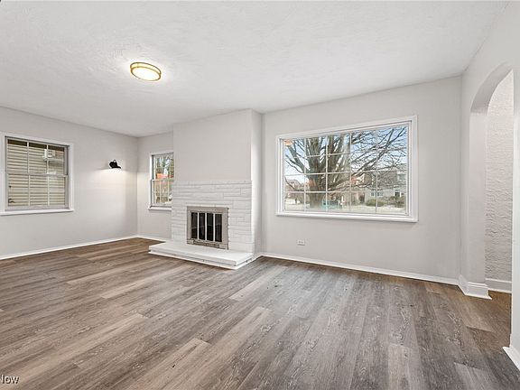 2nd image of 19375 S Lake Shore Blvd