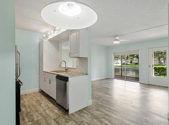 5th image of 6479 Chasewood Drive #B