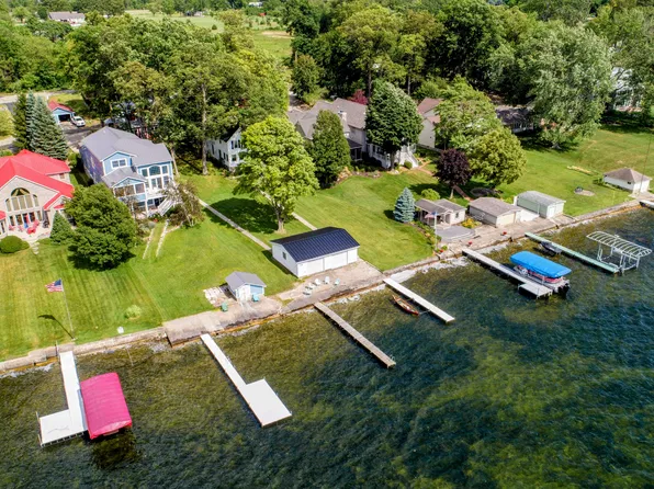 315 Lane Lake George A 130, Fremont, IN 46737