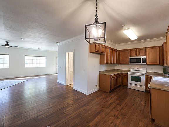 4th image of 2826 E TRACY Lane #4