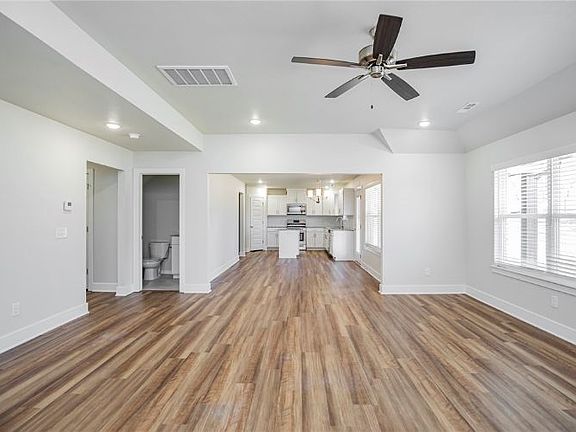 4th image of 621 Hayden James St