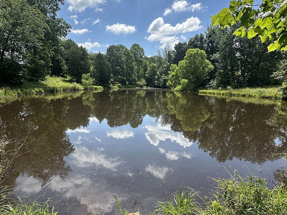 2nd image of 198 Womack Rd