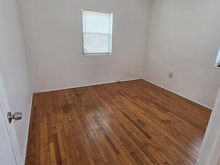 1824 Roosevelt St — Photo 8