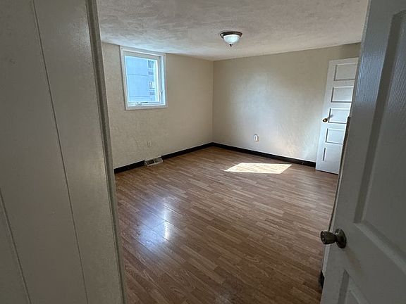4th image of 521 Locust Ave #A-301