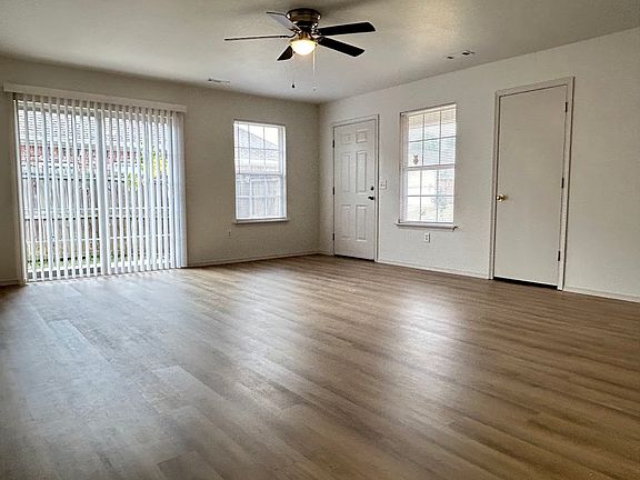 5th image of 69 W Sweetwater Way #1
