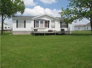 105 Oak St, Pattonsburg, MO 64670