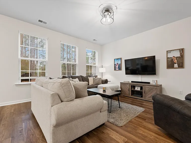 128 Caleb Ct — Photo 10