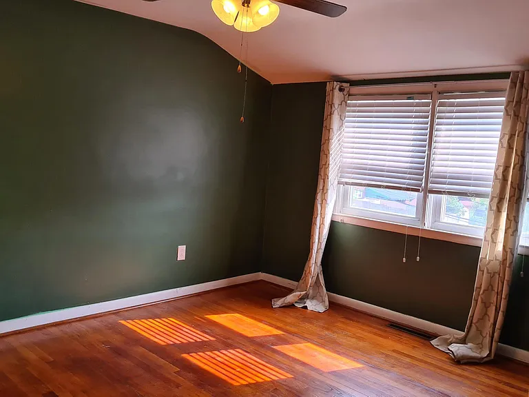 1141 Gloria Ave — Photo 10