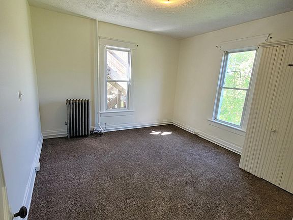 5th image of 156 Ira Ave
