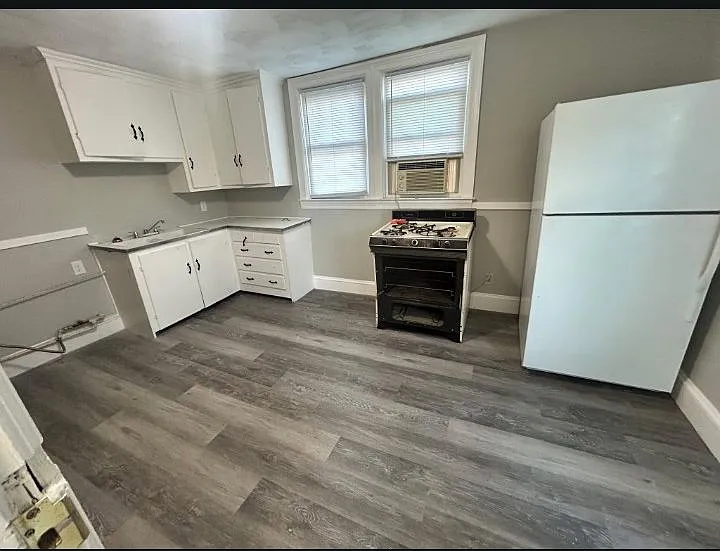 2 bed, 1000 sqft, $1,500 — Photo 3