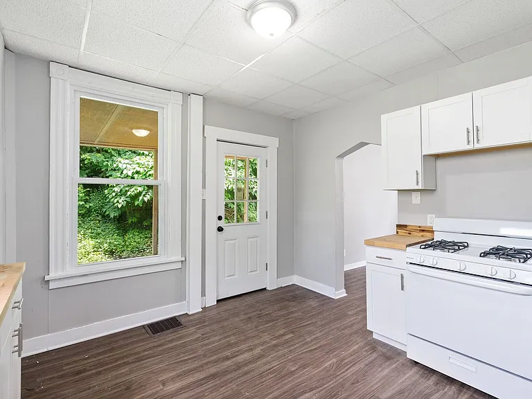 325 Welsh Ave — Photo 8
