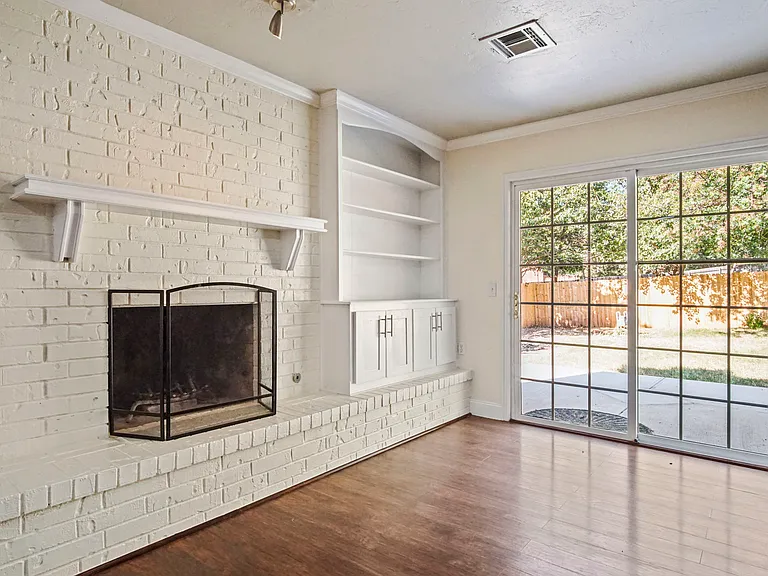 625 Hawthorne Pl — Photo 11