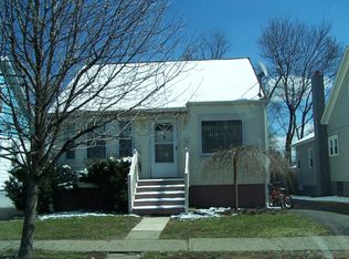 14 Nott Pl, Newburgh, NY 12550