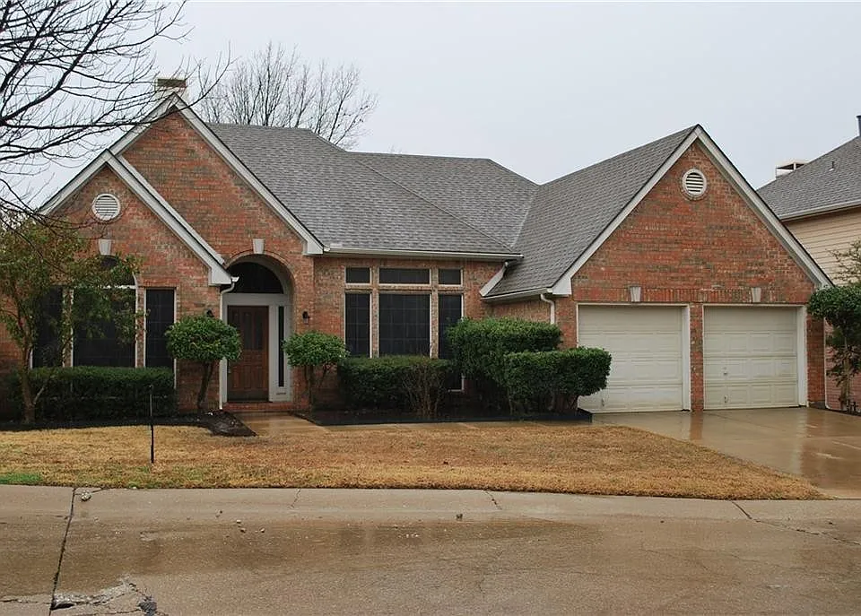 2685 Hillside Dr