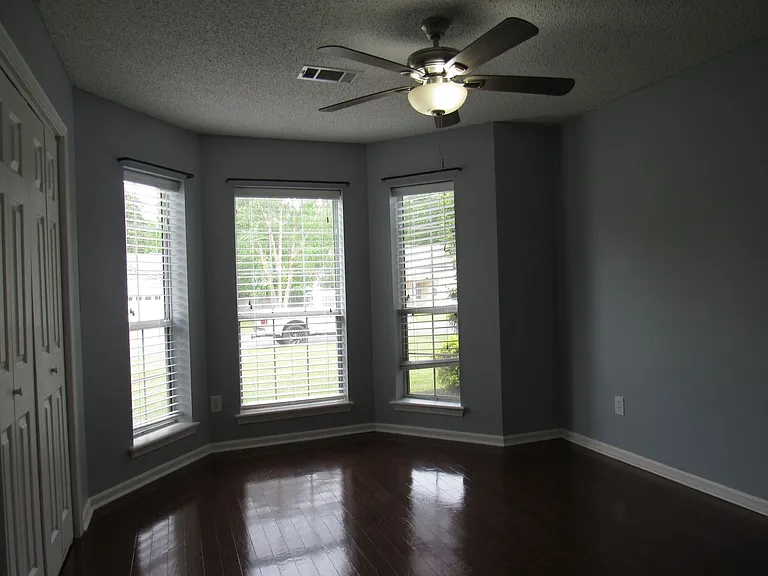 35 G St — Photo 9