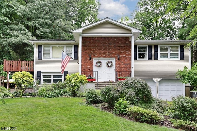 1st image of 6 Cooper Dr