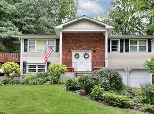 6 Cooper Dr, Wanaque Boro, NJ 07465
