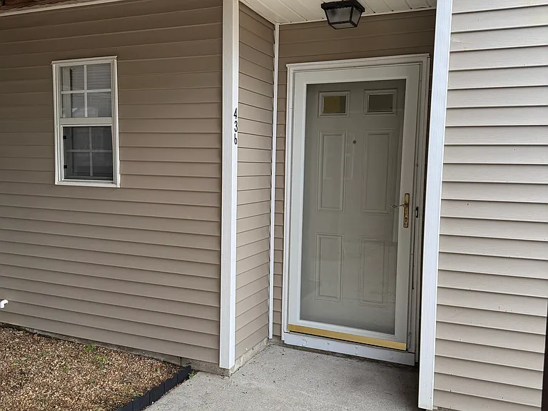 436 Lees Mill Dr — Photo 3