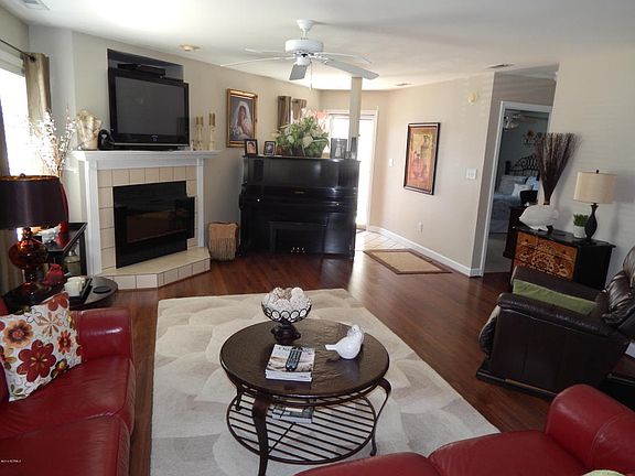 4th image of 425 Commerce Ave APT A