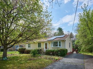 12 Pomeroy St, Easthampton, MA 01027