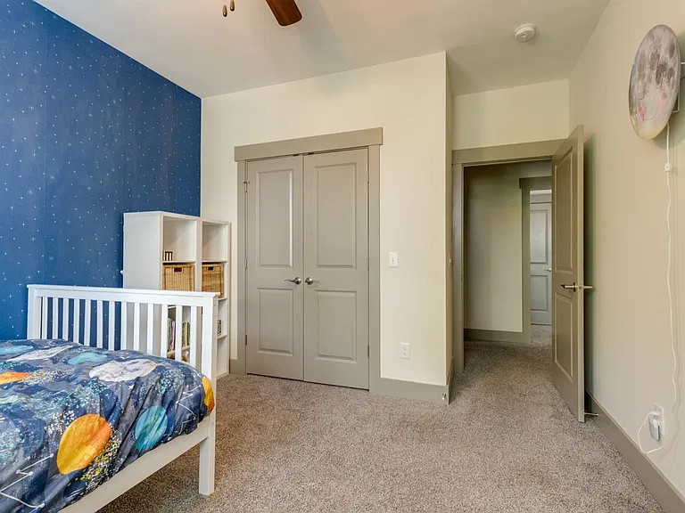 1813 Sherwood Ln — Photo 23