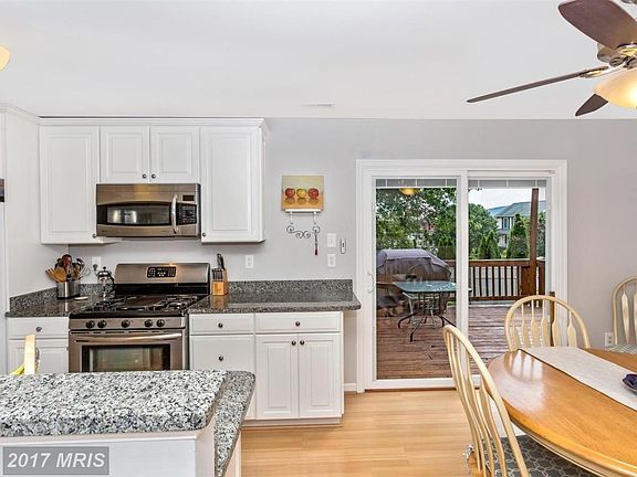 5th image of 27 Robindale Dr