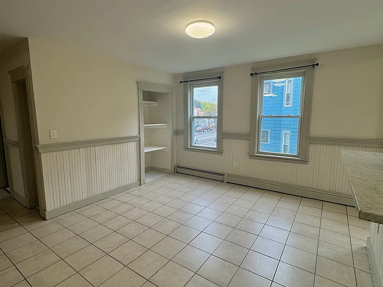 584 W Boylston St #2L — Photo 5