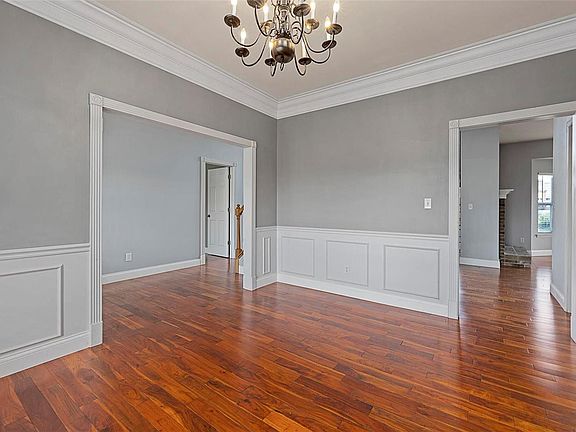 5th image of 344 Thoreau Blvd