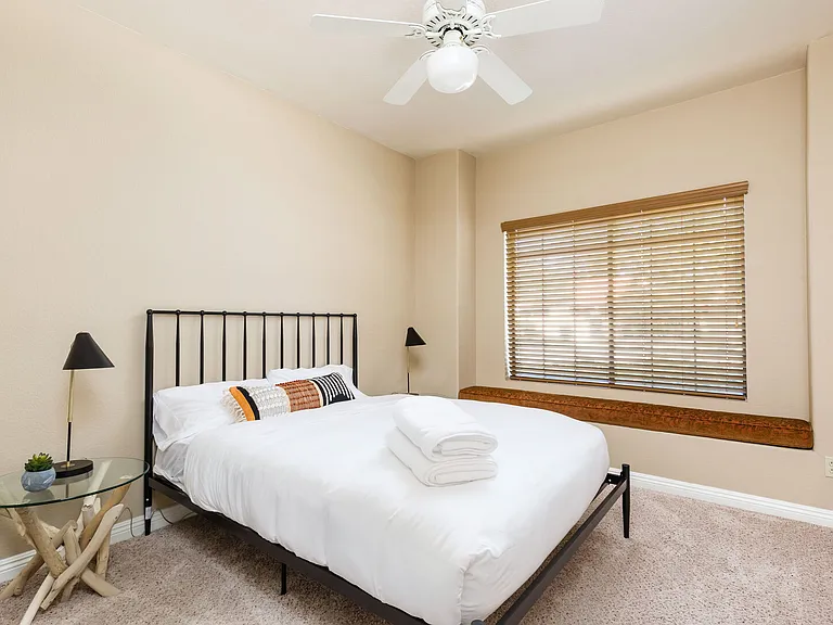 5821 E Aire Libre Ave — Photo 32