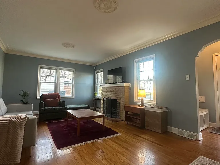 1238 SW Collins Ave — Photo 5