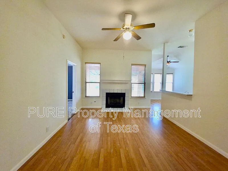 Building Photo - 110 Meadowside Dr