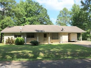 706 N 13th St, De Queen, AR 71832