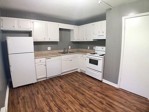 4th image of 2727 Arbor Pl #D-28