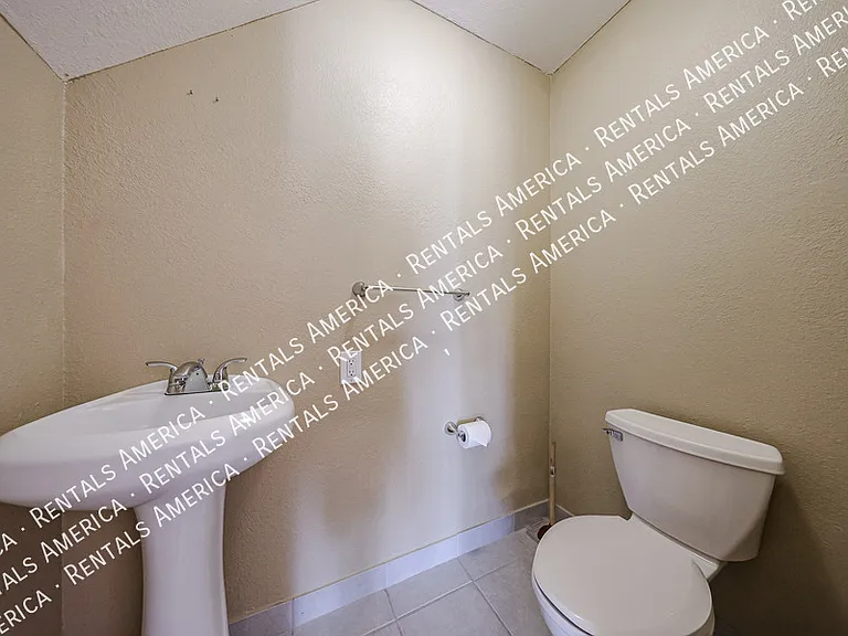 4809 E Euclid Ave #1 — Photo 15