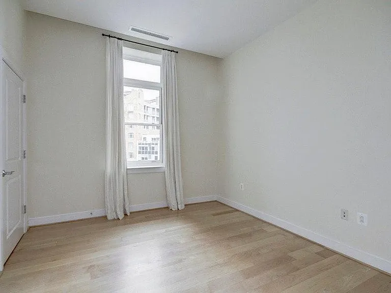 2425 L St NW #415 — Photo 13