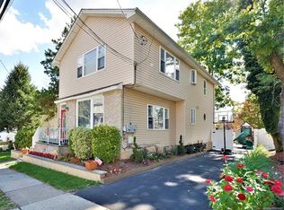 156 Fycke Ln, Teaneck, NJ 07666