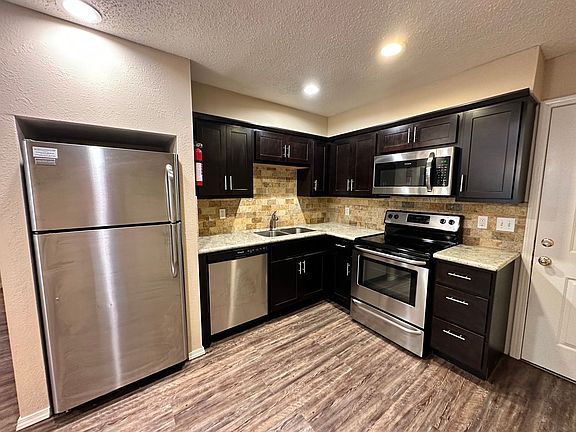 3rd image of 700 710 Nw 17th Street Vis #710/12