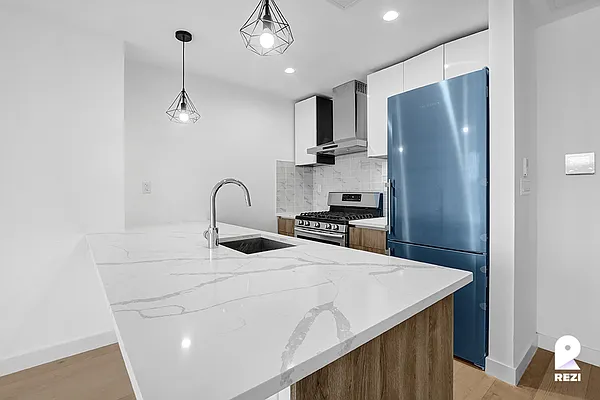 Rented by REZI | media 1